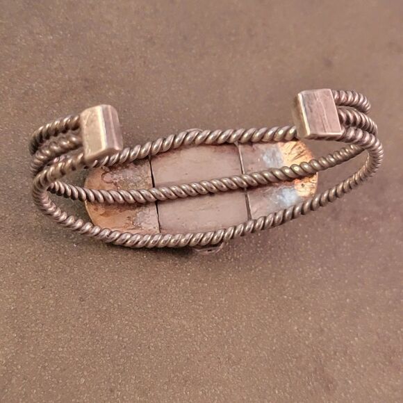 Vintage Southwestern Sterling Silver Twisted Wire Green Turquoise Cuff Bracelet - Picture 8 of 9